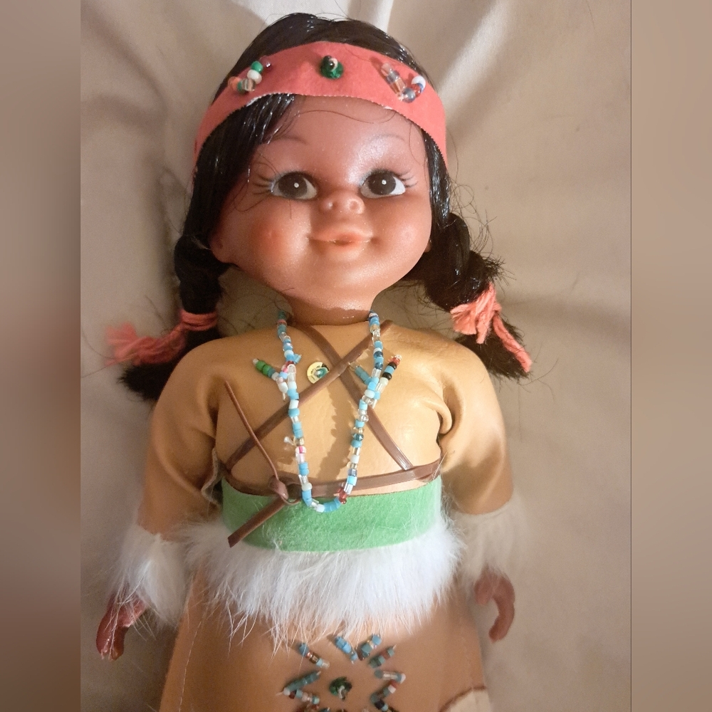 Vintage Native American Inspired Doll with Baby & Papoose & Beaded Dress - Picture 2 of 7